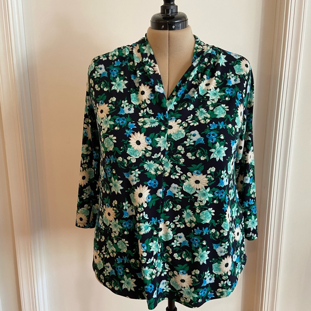 Charter Club 0X floral print v neck, 3/4 sleeve.